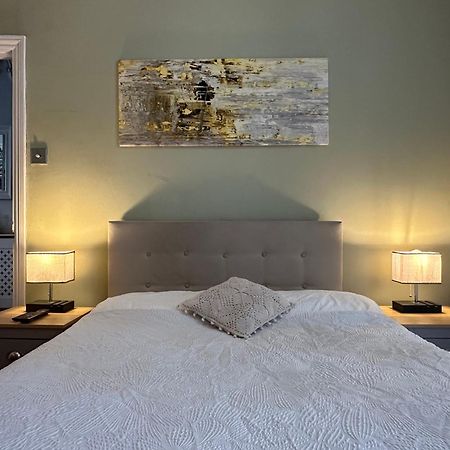 My Sky Secret Garden 1 Bedroom Лондон Екстериор снимка