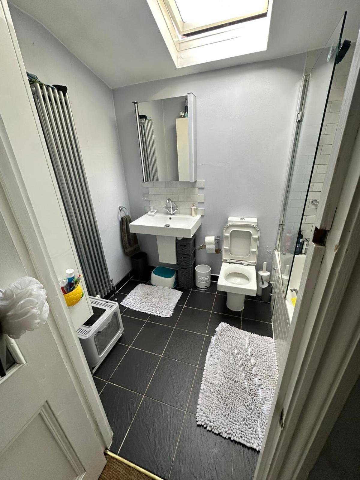 My Sky Secret Garden 1 Bedroom Лондон Екстериор снимка