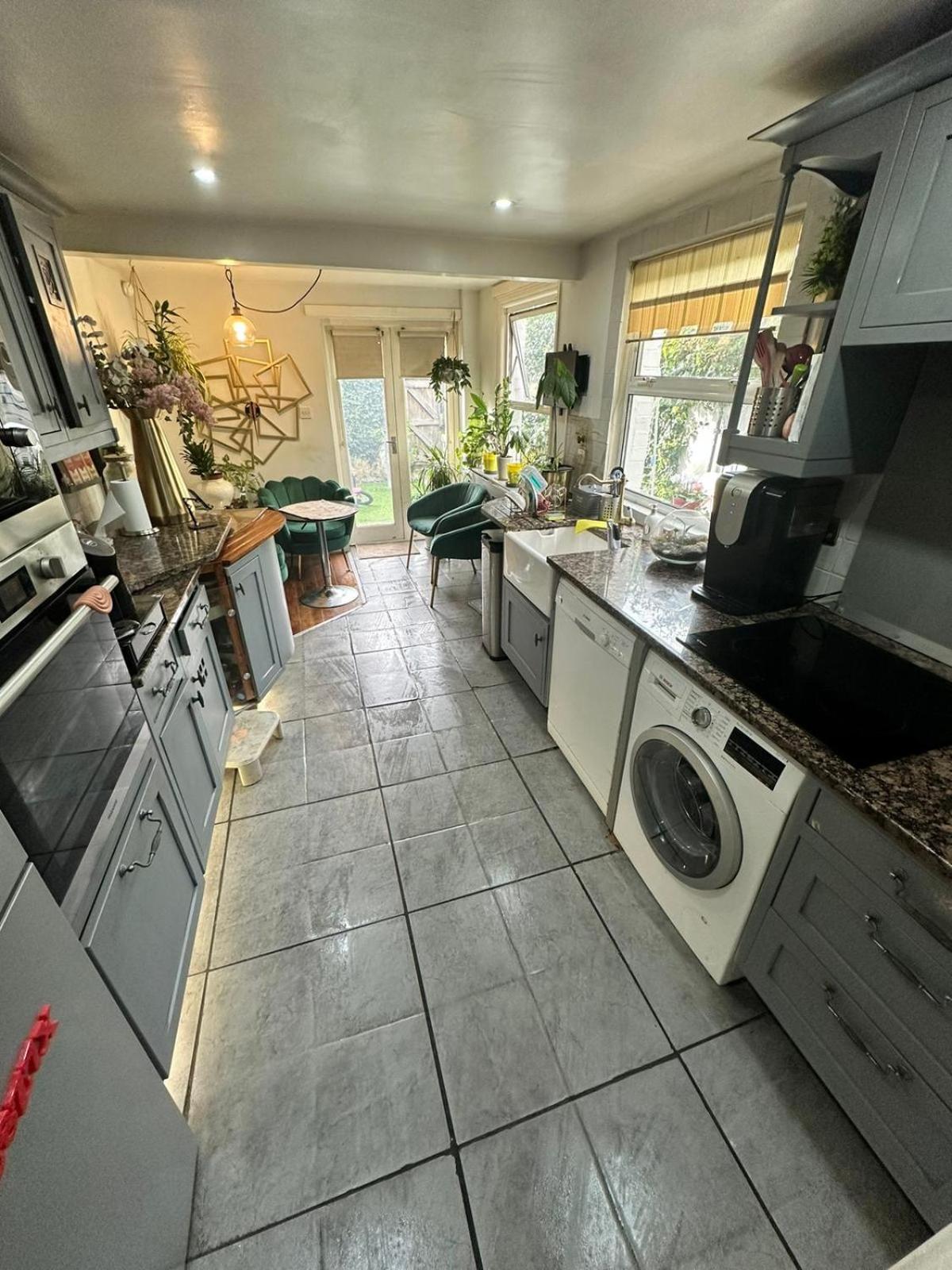 My Sky Secret Garden 1 Bedroom Лондон Екстериор снимка