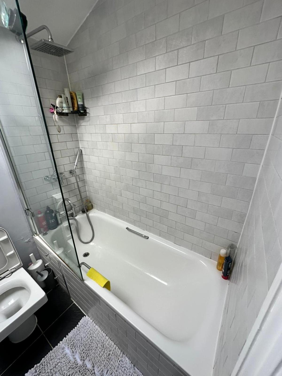 My Sky Secret Garden 1 Bedroom Лондон Екстериор снимка