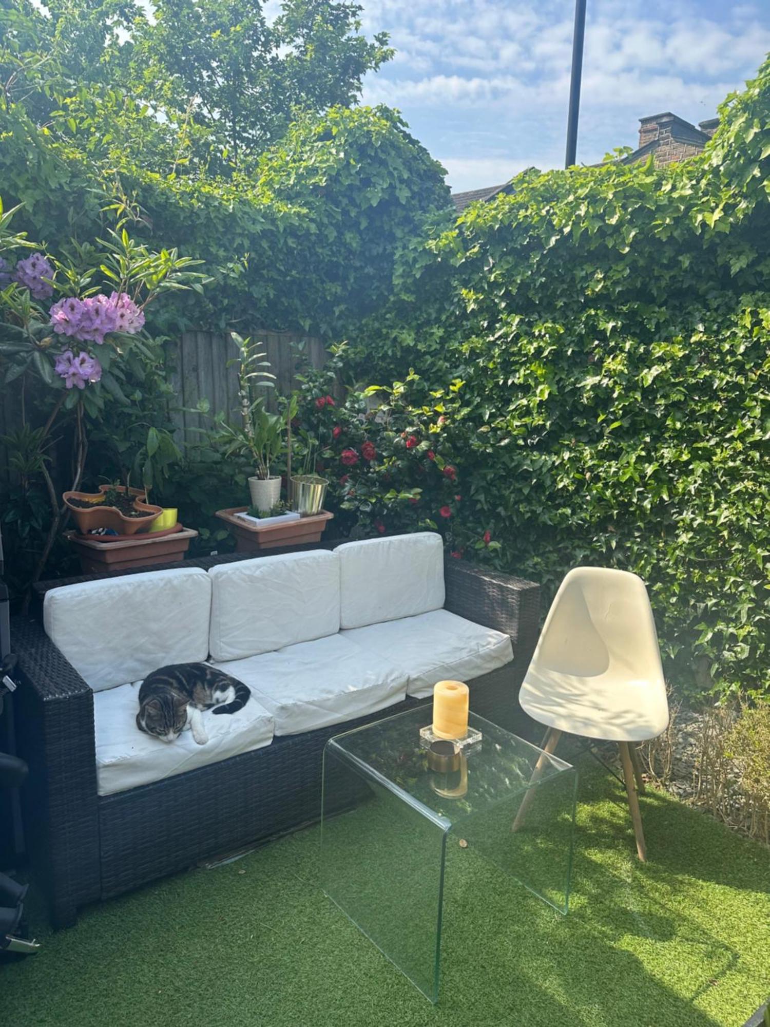 My Sky Secret Garden 1 Bedroom Лондон Екстериор снимка
