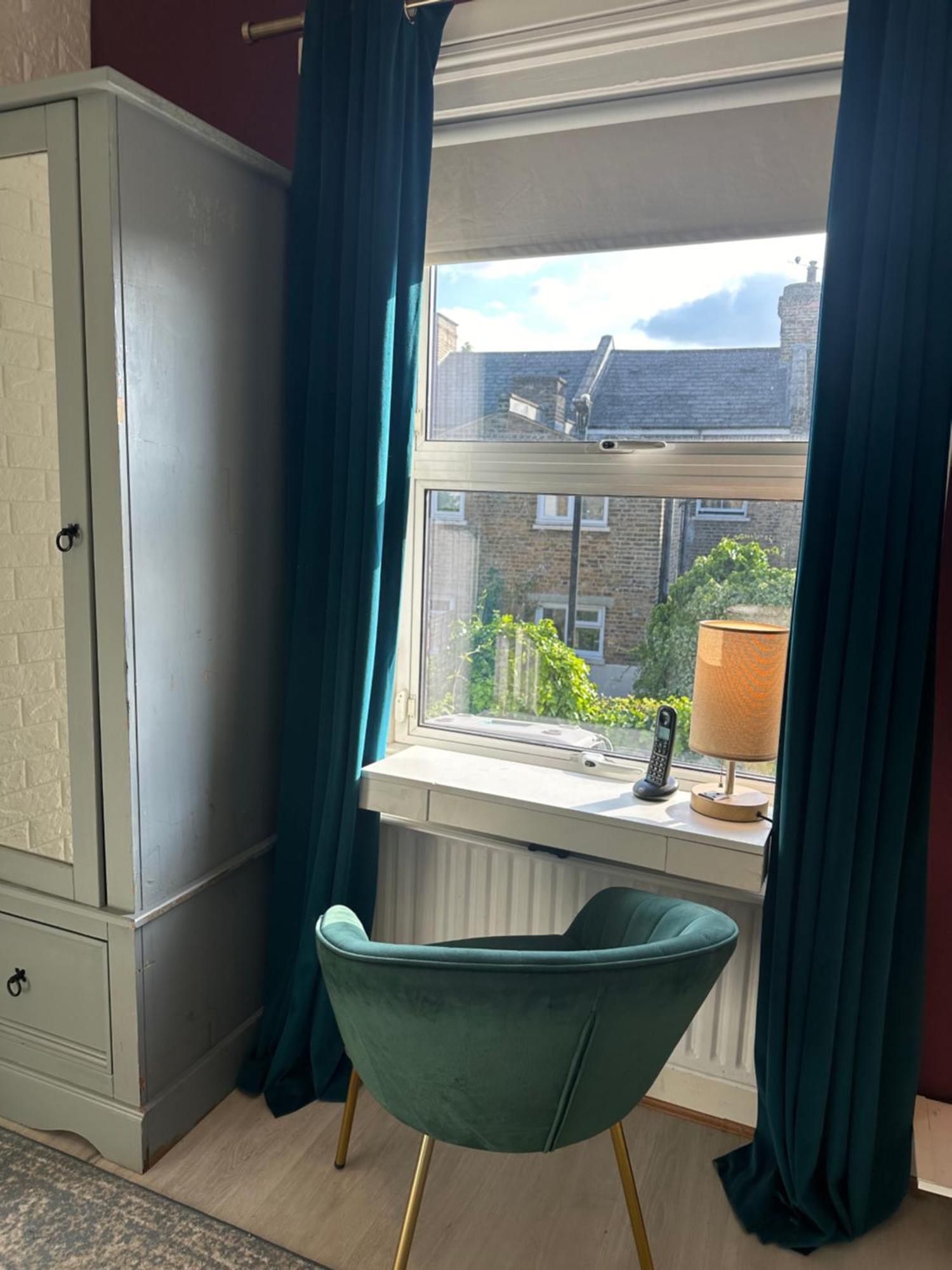 My Sky Secret Garden 1 Bedroom Лондон Екстериор снимка