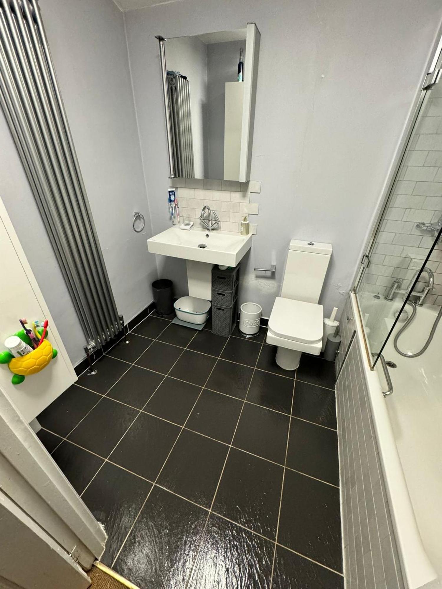 My Sky Secret Garden 1 Bedroom Лондон Екстериор снимка