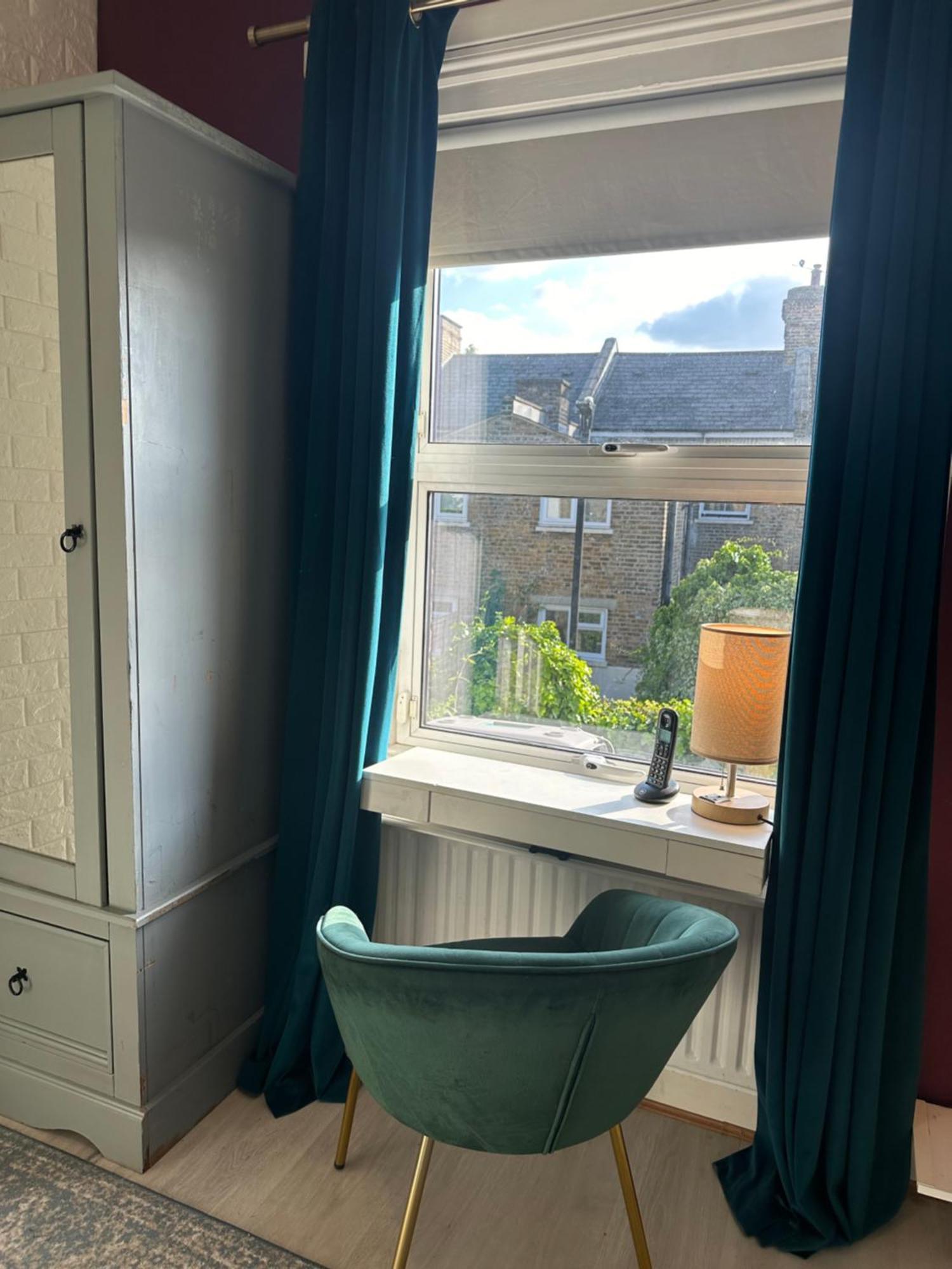 My Sky Secret Garden 1 Bedroom Лондон Екстериор снимка