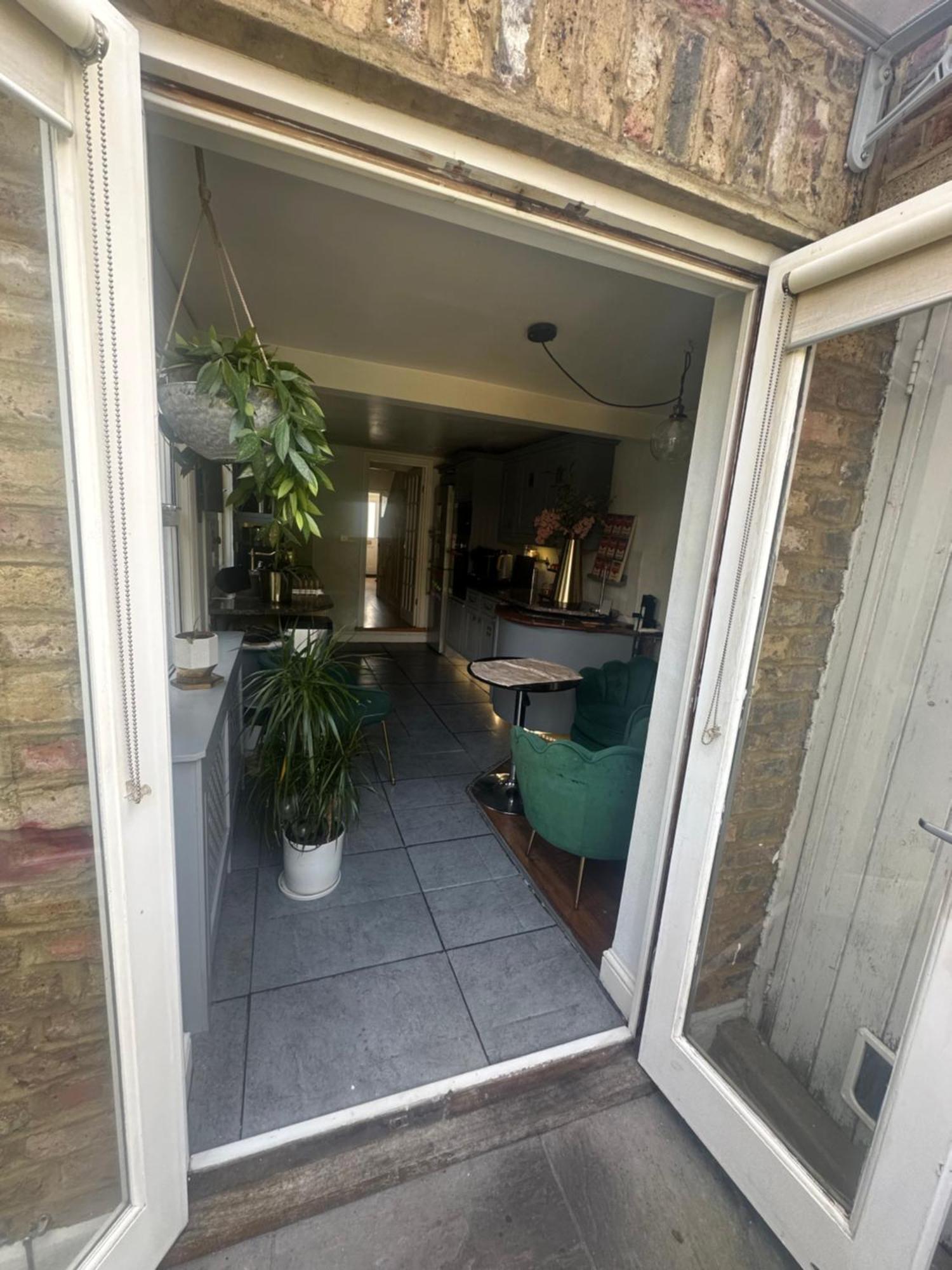 My Sky Secret Garden 1 Bedroom Лондон Екстериор снимка